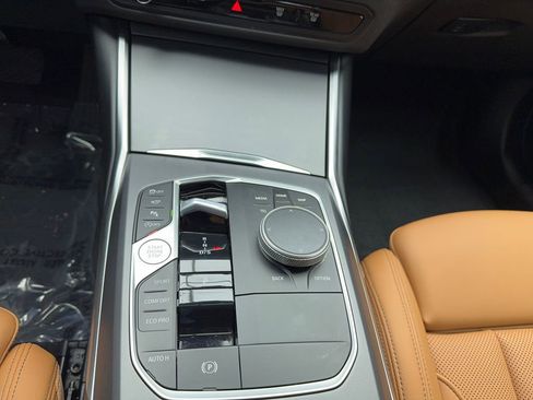 Used 2025 BMW 230i Coupe w/ Premium Package RWD image 31