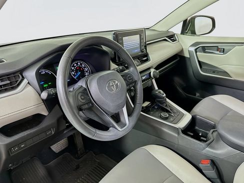 Used 2022 Toyota RAV4 XLE Premium AWD/4WD image 10