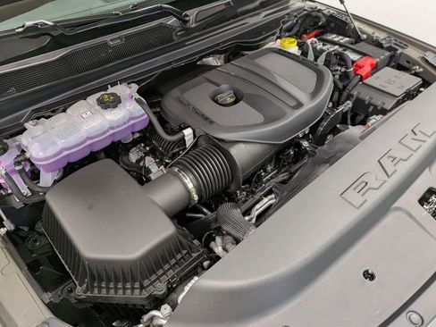 Used 2026 RAM 1500 Laramie AWD/4WD image 31