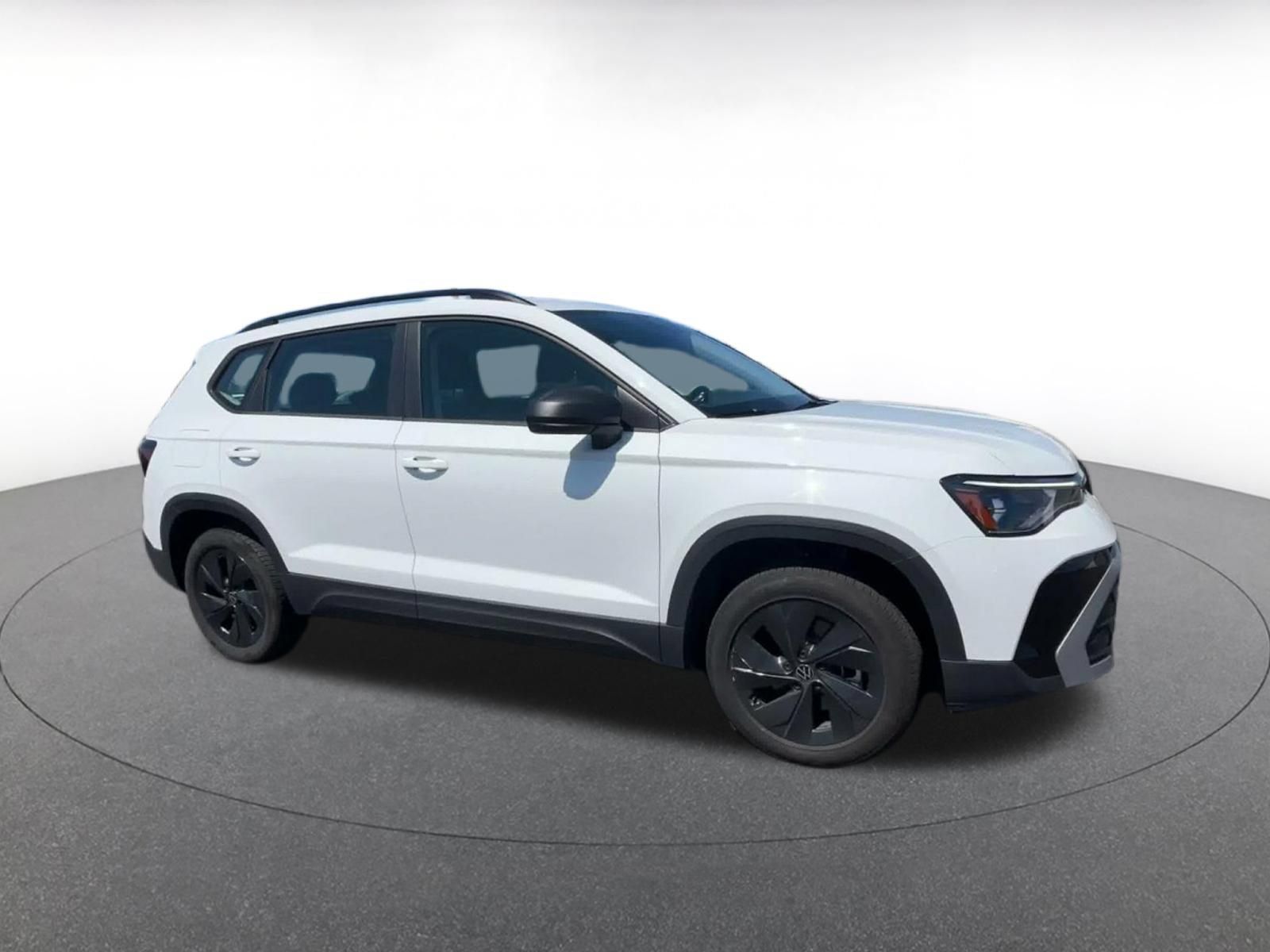 Used 2026 Volkswagen Taos S FWD image 2