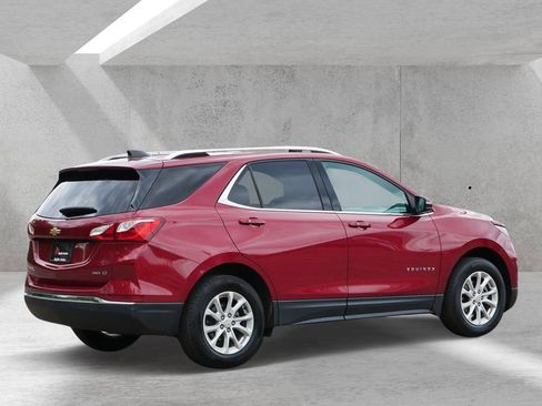 Used 2018 Chevrolet Equinox LT w/ Sun & Infotainment Package AWD/4WD image 3