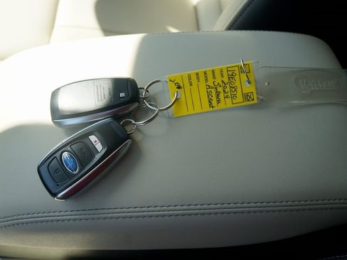 Used 2024 Subaru Ascent Limited image 28