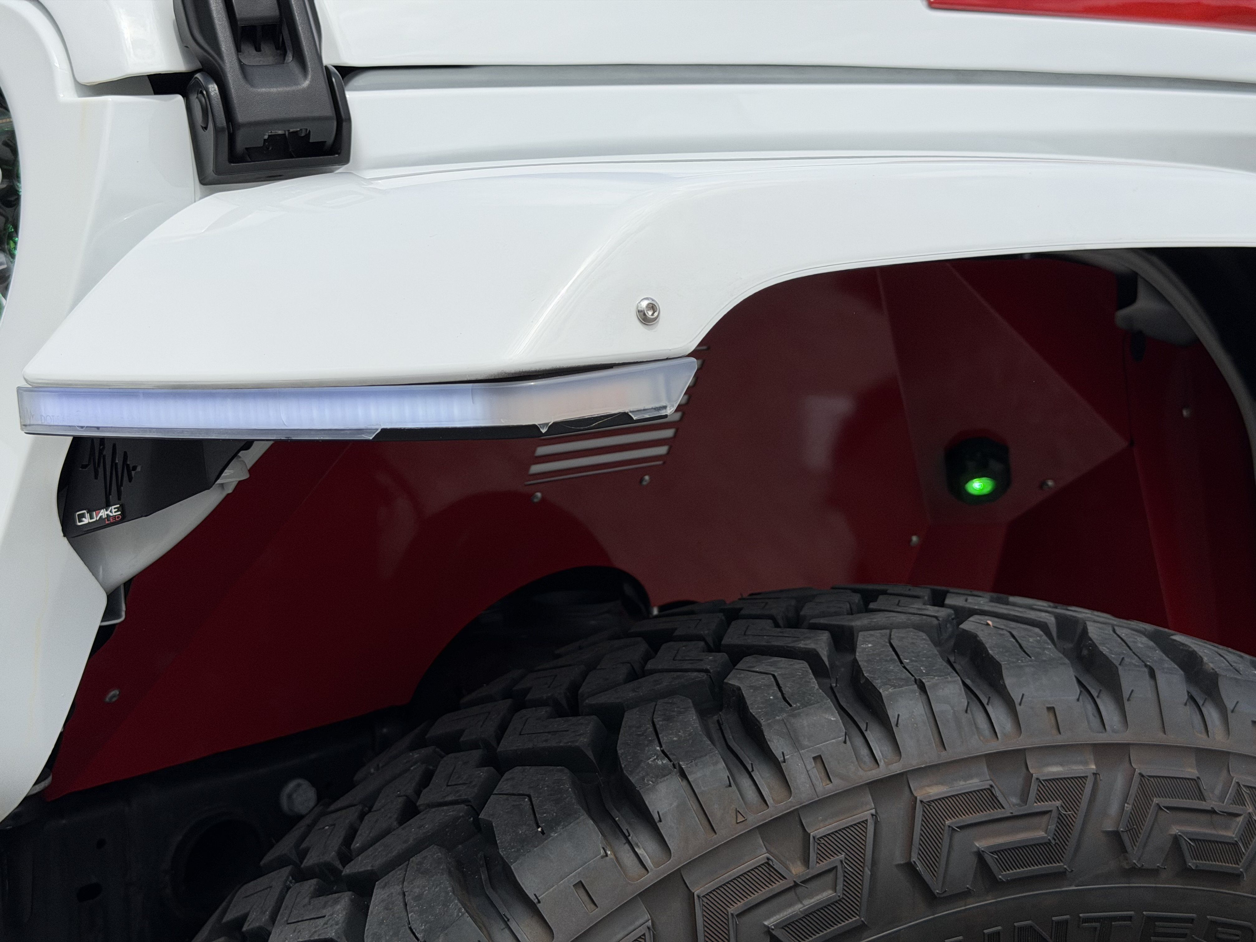 Used 2025 Jeep Wrangler Unlimited Sahara AWD/4WD image 16