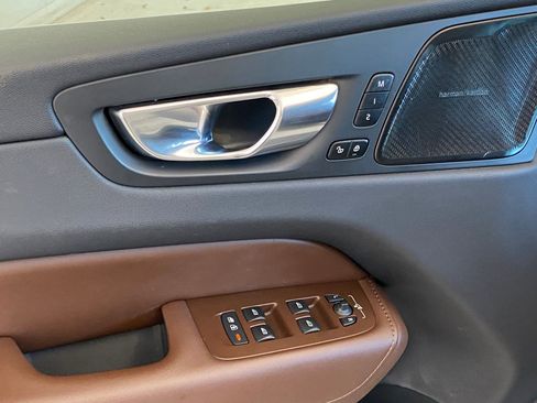 Used 2021 Volvo XC60 T6 Inscription w/ Advanced Package image 24