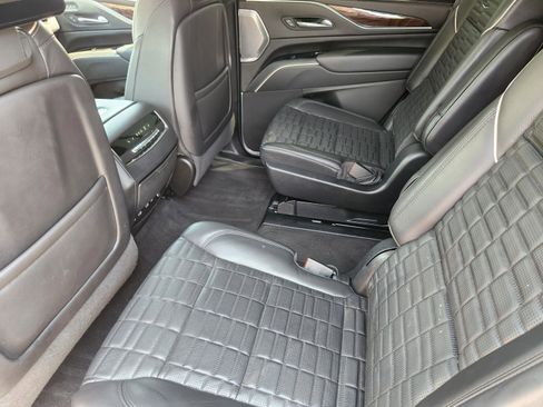 Used 2022 Cadillac Escalade Sport Platinum AWD/4WD image 26