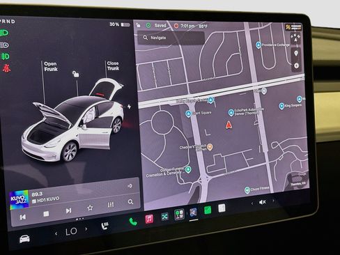 Used 2021 Tesla Model Y Long Range AWD/4WD image 22