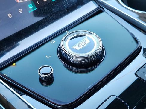 Certified 2026 Cadillac Escalade Platinum Sport w/ LPO, Floor Liner Package image 27