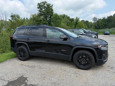 Used 2023 GMC Acadia AT4 w/ Technology Package AWD/4WD image 3