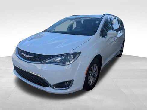 Used 2019 Chrysler Pacifica Touring-L image 4