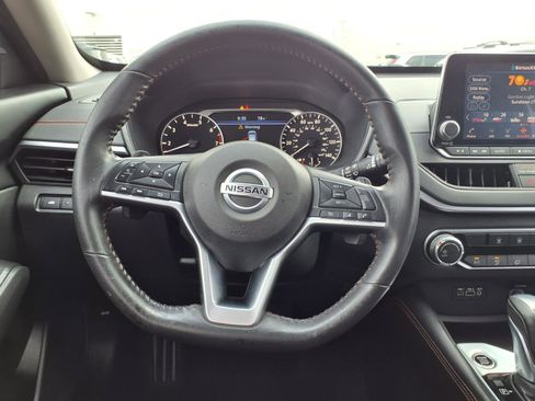 Used 2022 Nissan Altima 2.5 SR FWD image 15