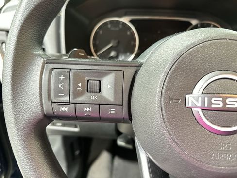 Used 2024 Nissan Rogue SV image 29