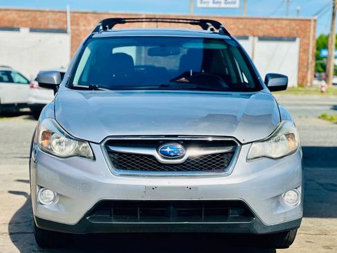 Used 2015 Subaru Crosstrek 2.0i Premium w/ Moonroof Package AWD/4WD image 2