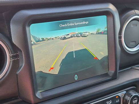 Used 2020 Jeep Gladiator Overland AWD/4WD image 24