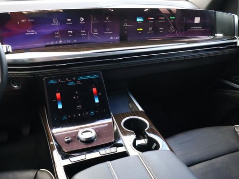 Certified 2025 Cadillac Escalade Premium Luxury w/ LPO, Floor Liner Package image 17