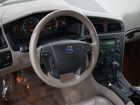 Used 2004 Volvo XC70 AWD/4WD image 20