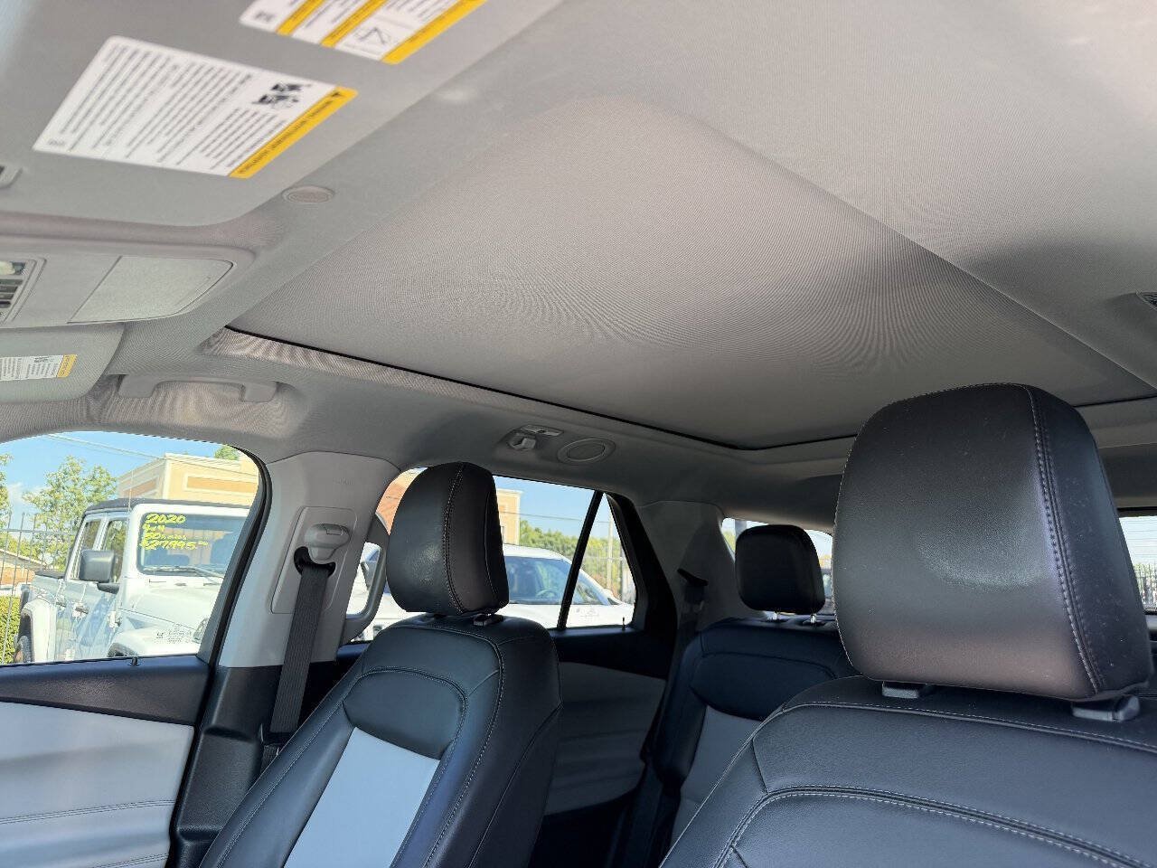 Used 2023 Ford Explorer XLT RWD image 17
