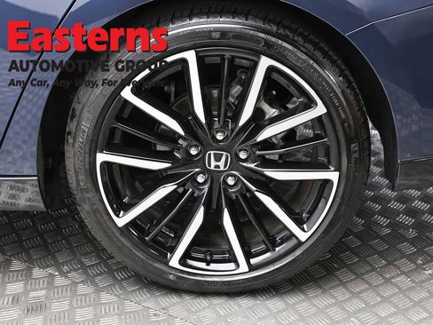 Used 2025 Honda Accord Touring image 8