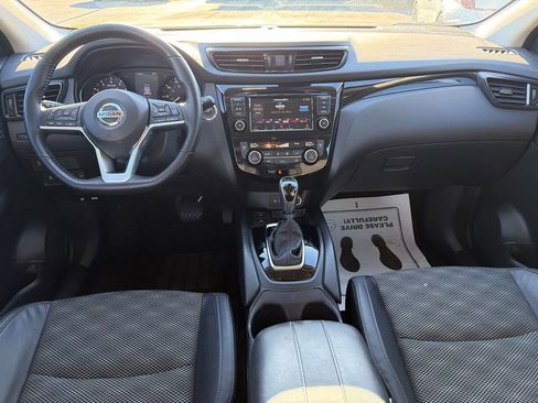 Used 2022 Nissan Rogue Sport SV w/ Technology Package image 22