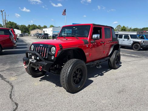 Used 2015 Jeep Wrangler Unlimited Sahara w/ Max Tow Package AWD/4WD image 1