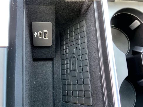 New 2026 Lincoln Navigator L Reserve AWD/4WD image 18