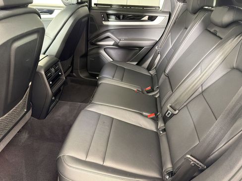 Certified 2024 Porsche Cayenne image 17