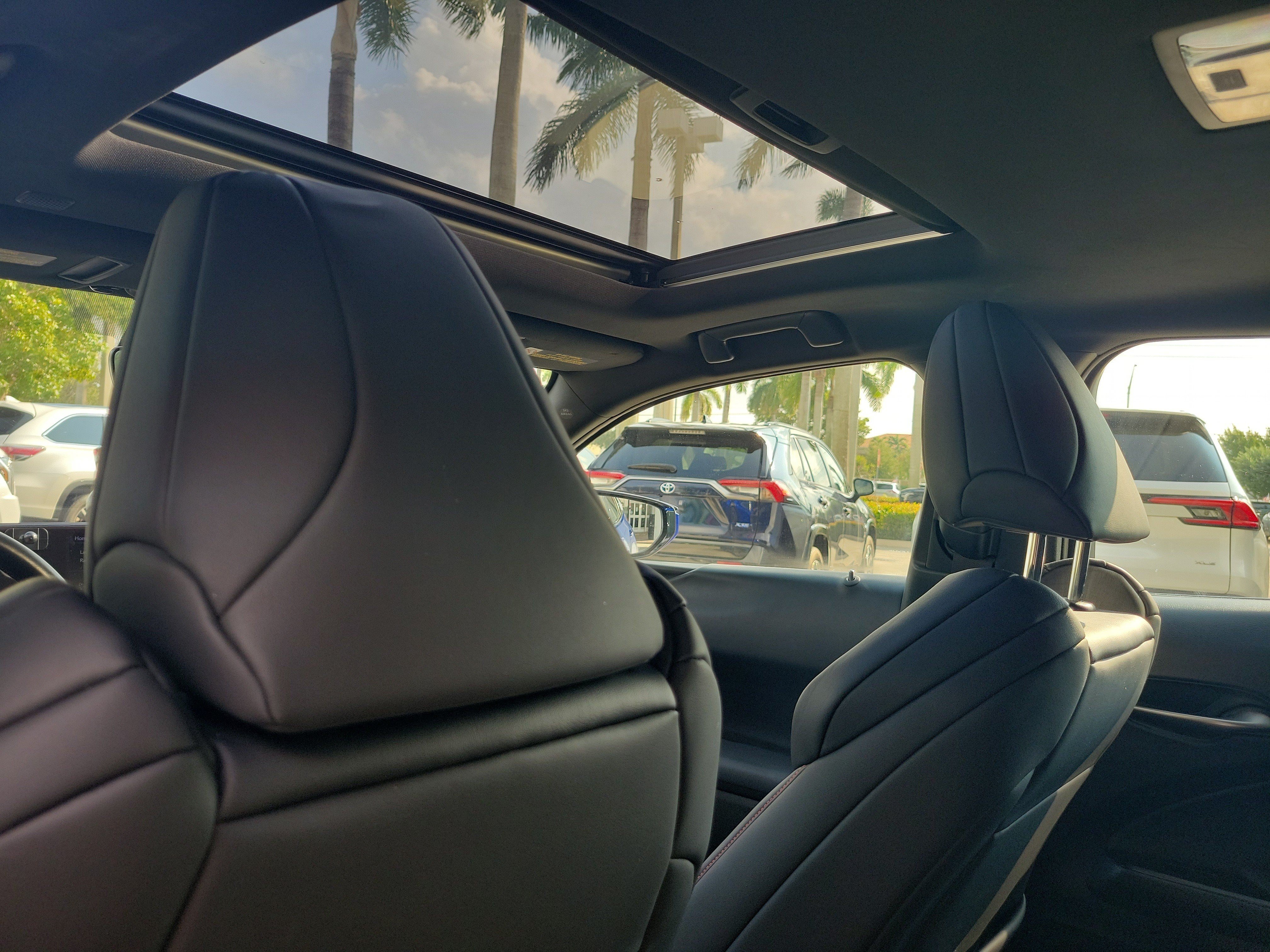 Used 2019 Lexus UX 200 F Sport w/ F Sport Premium Package FWD image 16