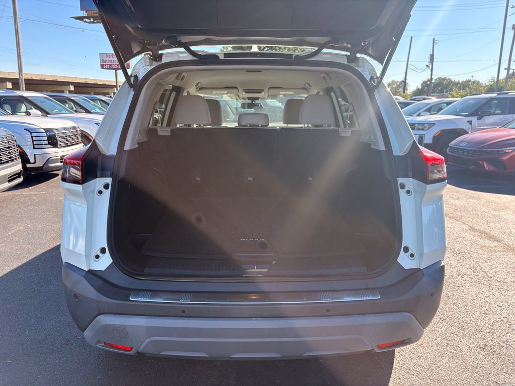 Used 2021 Nissan Rogue SV FWD image 7