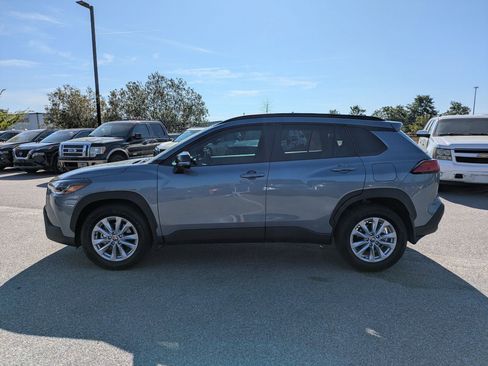 Used 2025 Toyota Corolla Cross LE w/ Moonroof Package FWD image 7