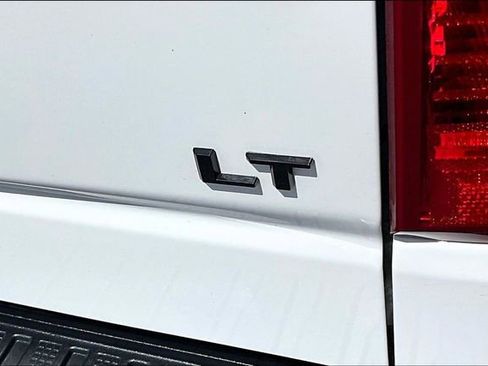 Used 2025 Chevrolet Silverado 1500 LT AWD/4WD image 25