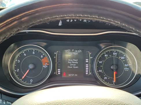 Certified 2020 Jeep Cherokee Latitude w/ Cold Weather Group FWD image 9
