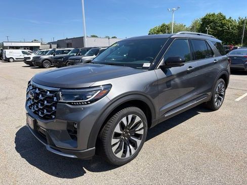 New 2026 Ford Explorer Platinum w/ LUX Leather Package AWD/4WD image 3