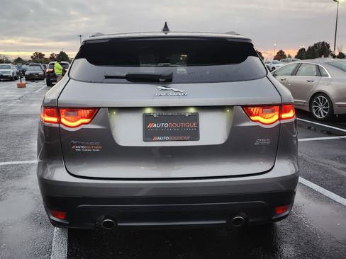 Used 2020 Jaguar F-PACE Premium image 10