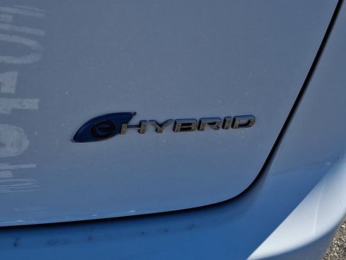 Used 2024 Chrysler Pacifica Limited FWD image 31