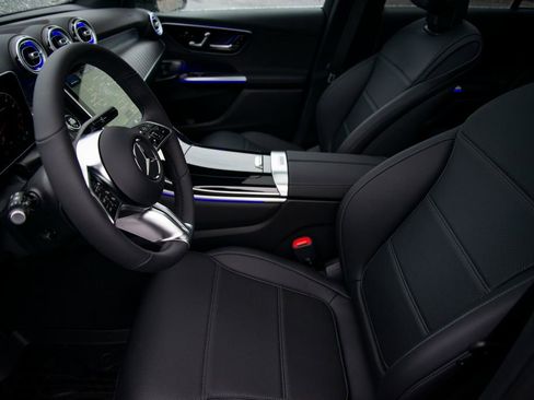 New 2026 Mercedes-Benz GLC 300 4MATIC image 11