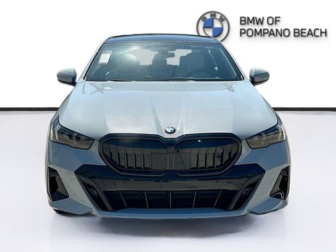 New 2027 BMW 530i RWD image 2