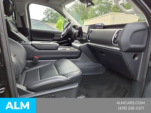 Used 2025 Ford Expedition Platinum AWD/4WD image 15