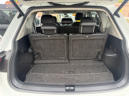 Used 2022 Volkswagen Tiguan SE FWD image 9