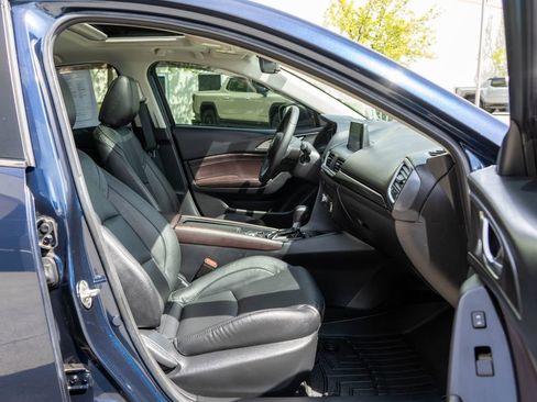 Used 2018 MAZDA MAZDA3 Grand Touring image 10