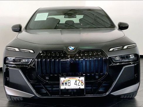 Used 2023 BMW 740i w/ Parking Assistance Package image 3