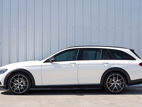 Used 2022 Mercedes-Benz E 450 4MATIC All-Terrain Wagon image 9