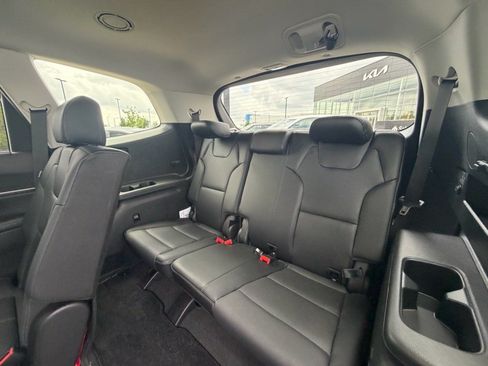Used 2024 Kia Telluride EX AWD/4WD image 7