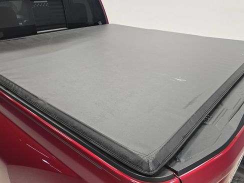 Used 2024 Chevrolet Colorado LT w/ LT Convenience Package II RWD image 7