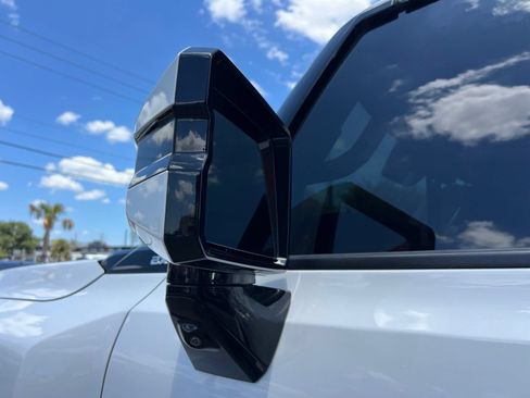 Used 2025 GMC Hummer EV 2X AWD/4WD image 32