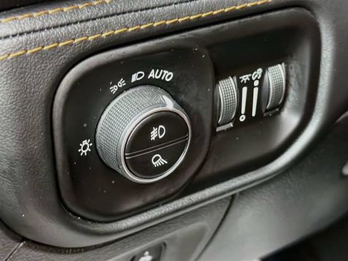Used 2022 RAM 1500 Limited AWD/4WD image 10