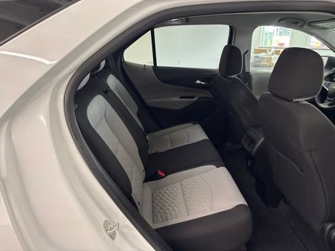 Used 2020 Chevrolet Equinox LS AWD/4WD image 25
