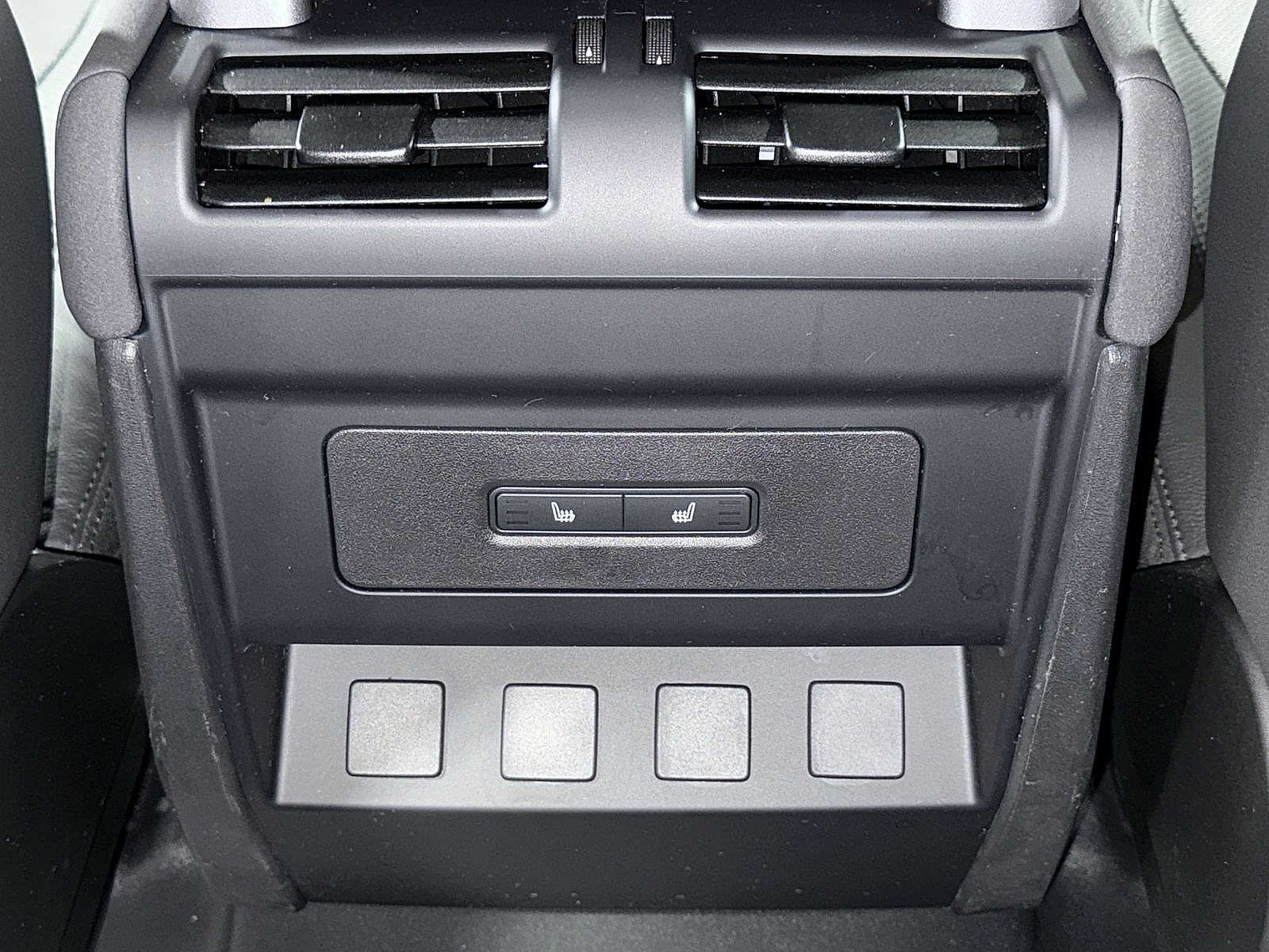 Used 2023 Land Rover Defender 110 SE AWD/4WD image 29