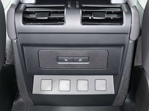 Used 2023 Land Rover Defender 110 SE AWD/4WD image 29