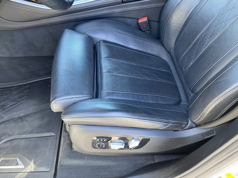 Used 2019 BMW X5 xDrive50i w/ Executive Package image 15