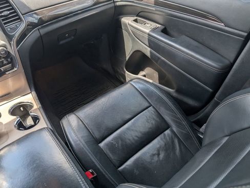 Used 2014 Jeep Grand Cherokee Overland w/ Advanced Technology Group image 24