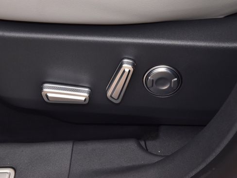 New 2026 Lincoln Nautilus Premier image 37